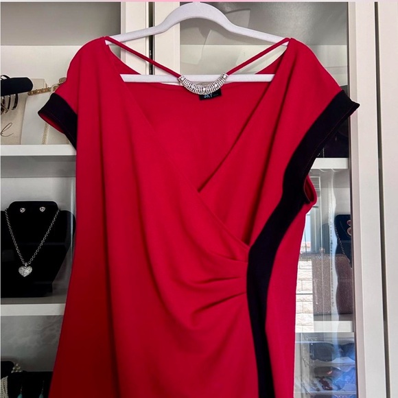 RED BODYCON DRESS - Picture 2 of 4